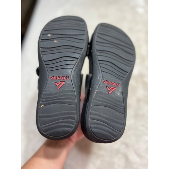 Vionic Black Womens Sandals Size 7 With Buckle Strap & Textured Design - Picture 2 of 8